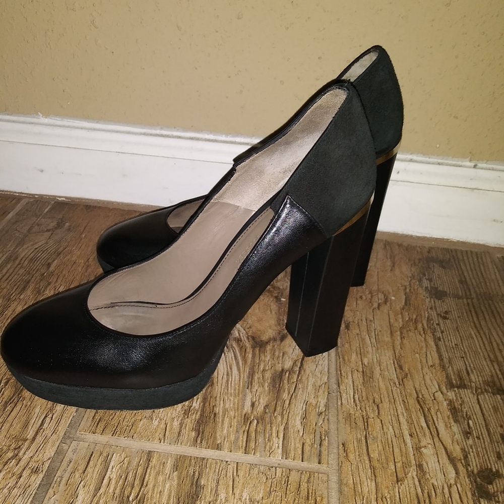 Versace Collection Pump - Picture 10 of 16